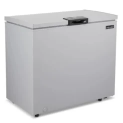 NEW AIR 6.7 Cu Ft. Compact Chest Freezer